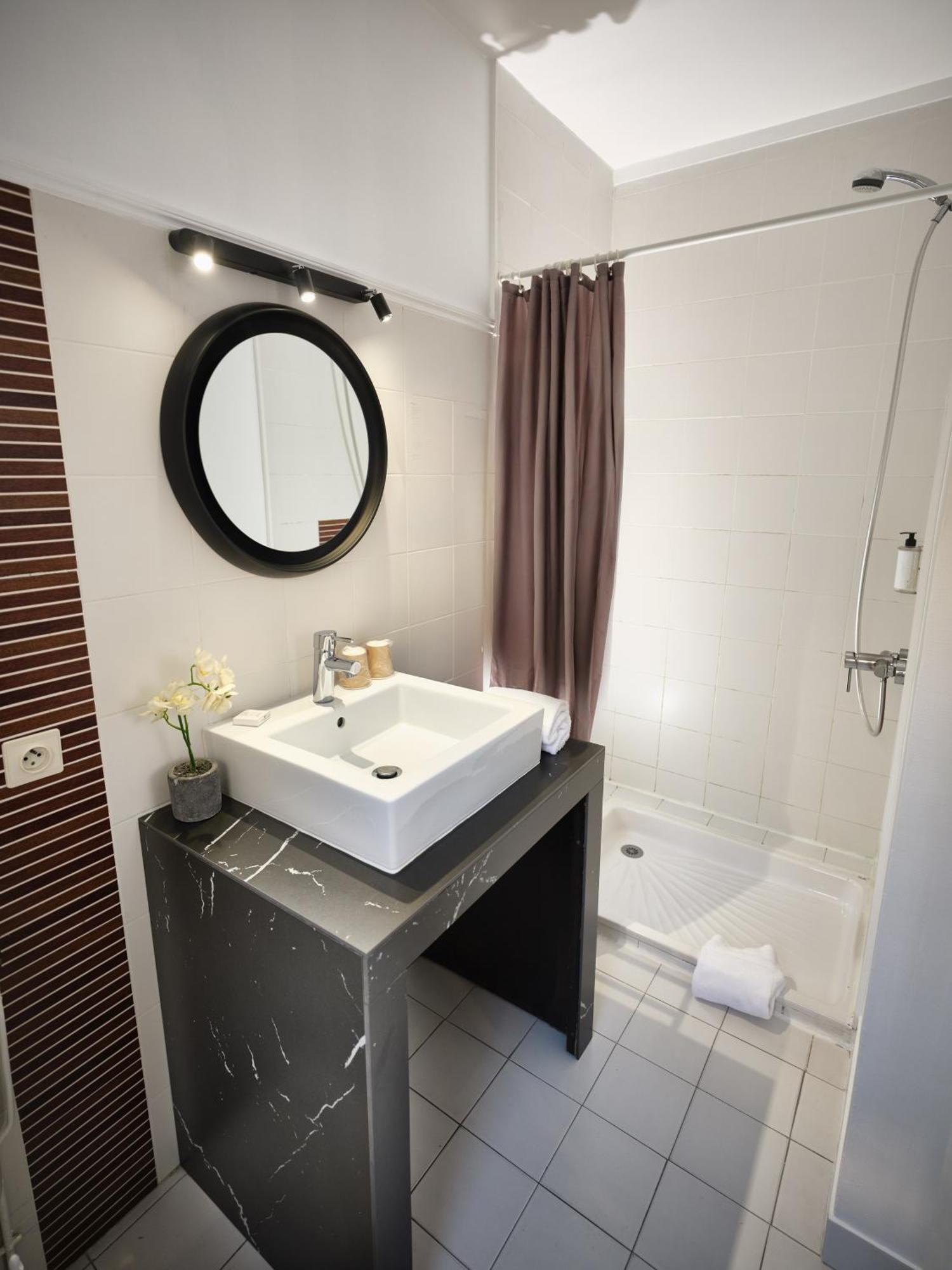 Hotel Les Negociants Valence  Eksteriør billede